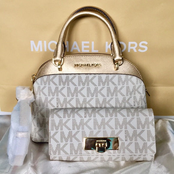 Michael Kors Handbags - MICHAEL KORS Emmy Set